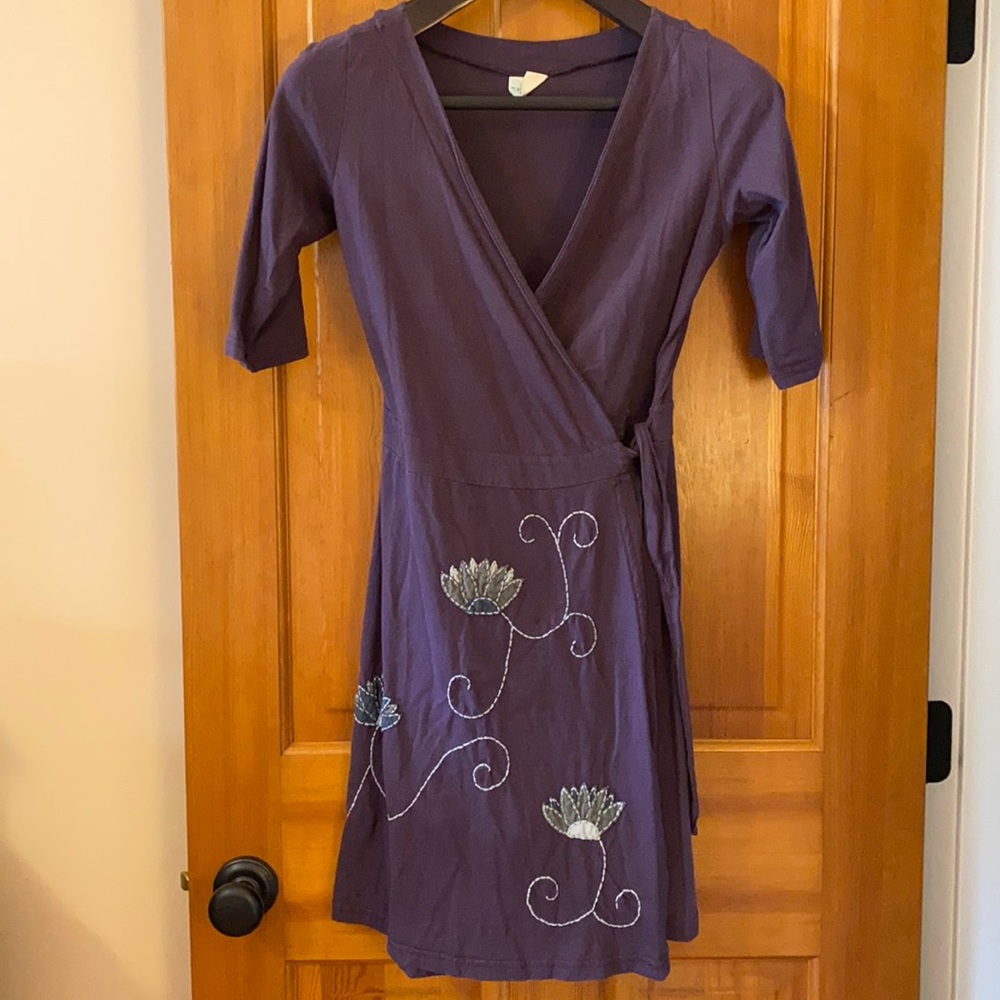 Organic cotton wrap dress with flower stitching